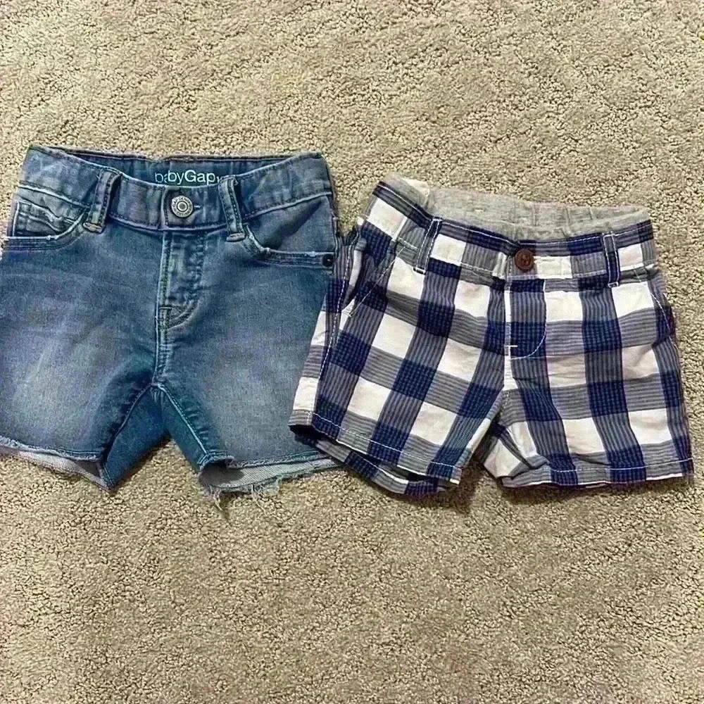 BabyGap shorts 12-18 months